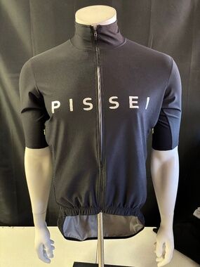 Great condition mens XL Pissei cycling jacket wind and rain resistant